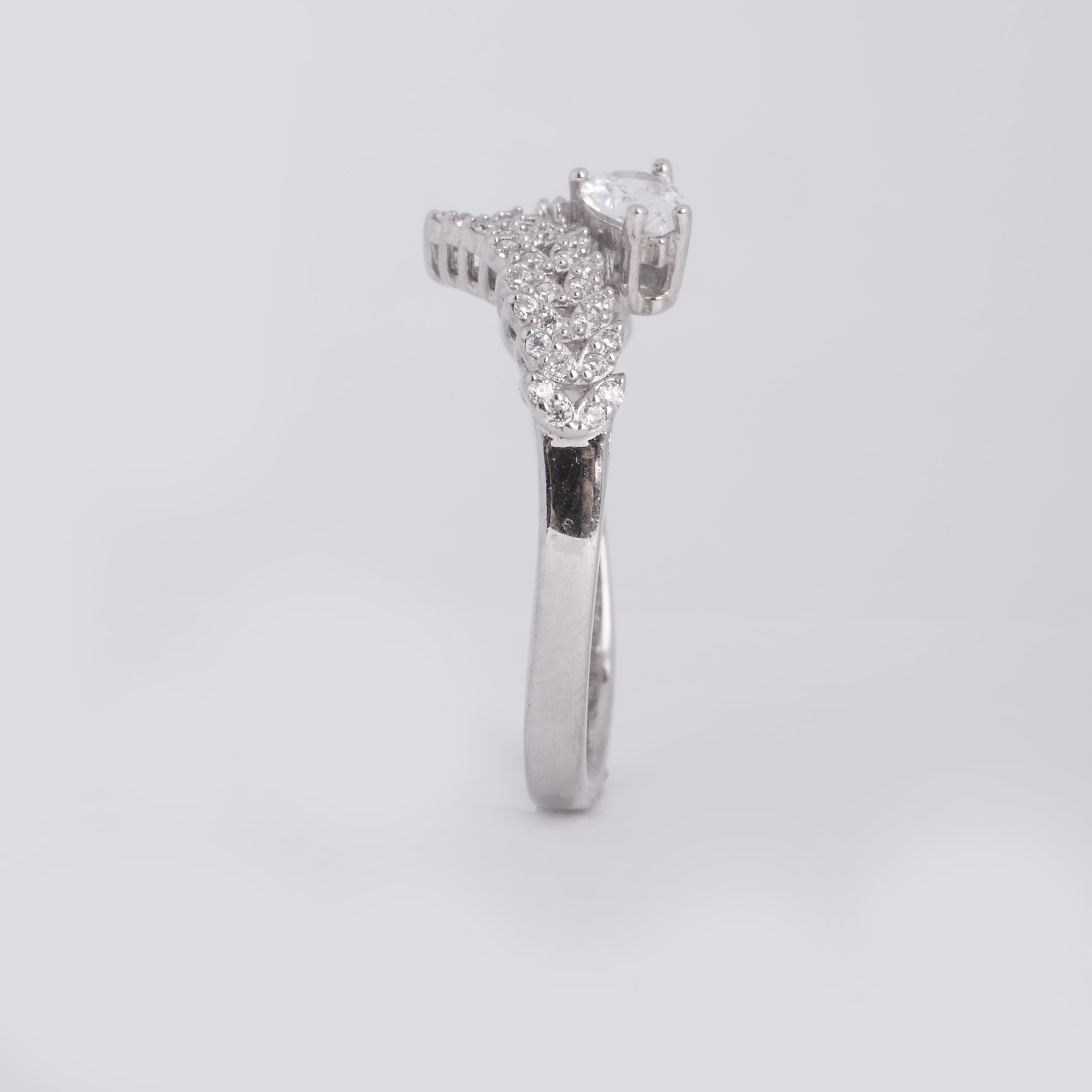 انگشتر نقره زنانه جواهری طرح 39