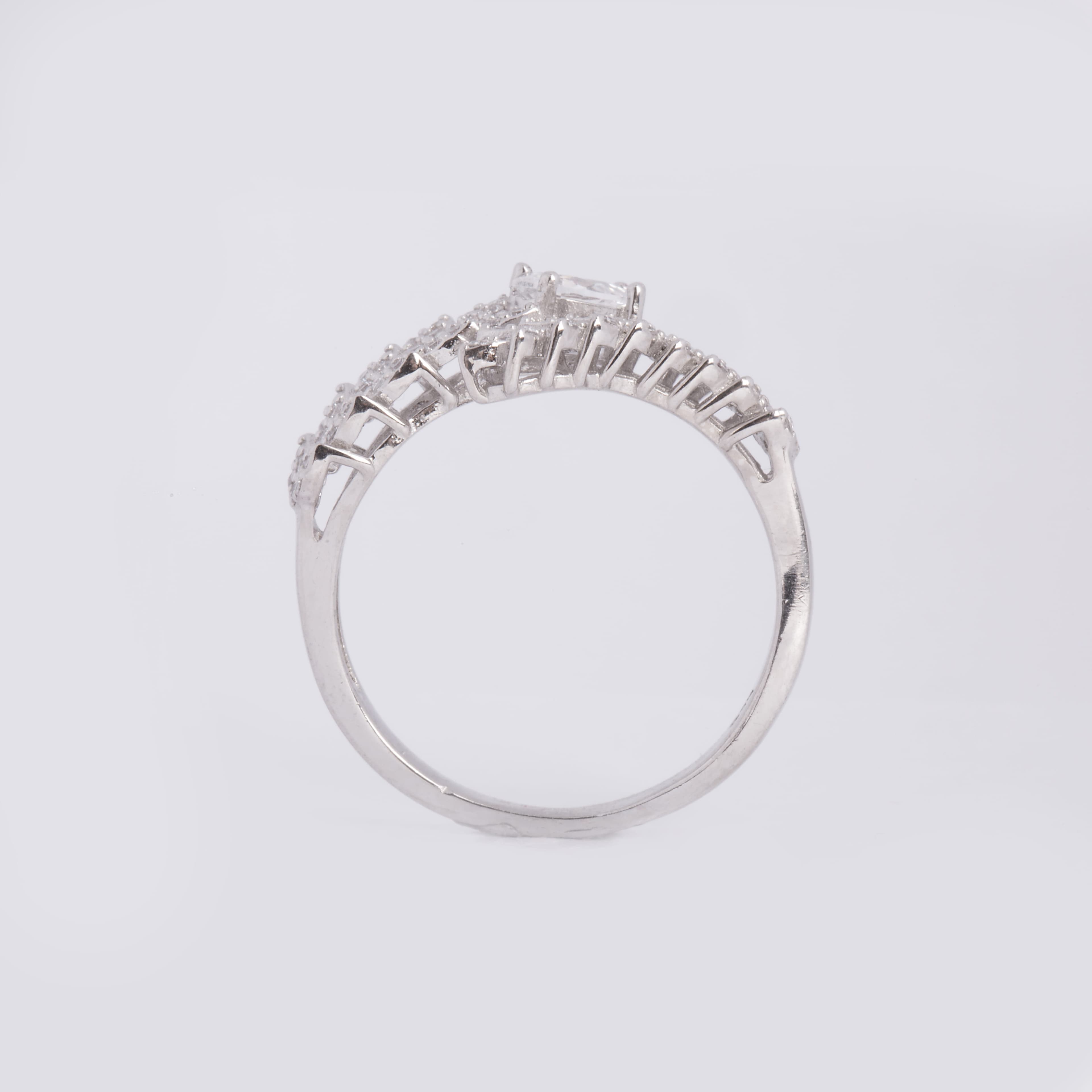 انگشتر نقره زنانه جواهری طرح 39