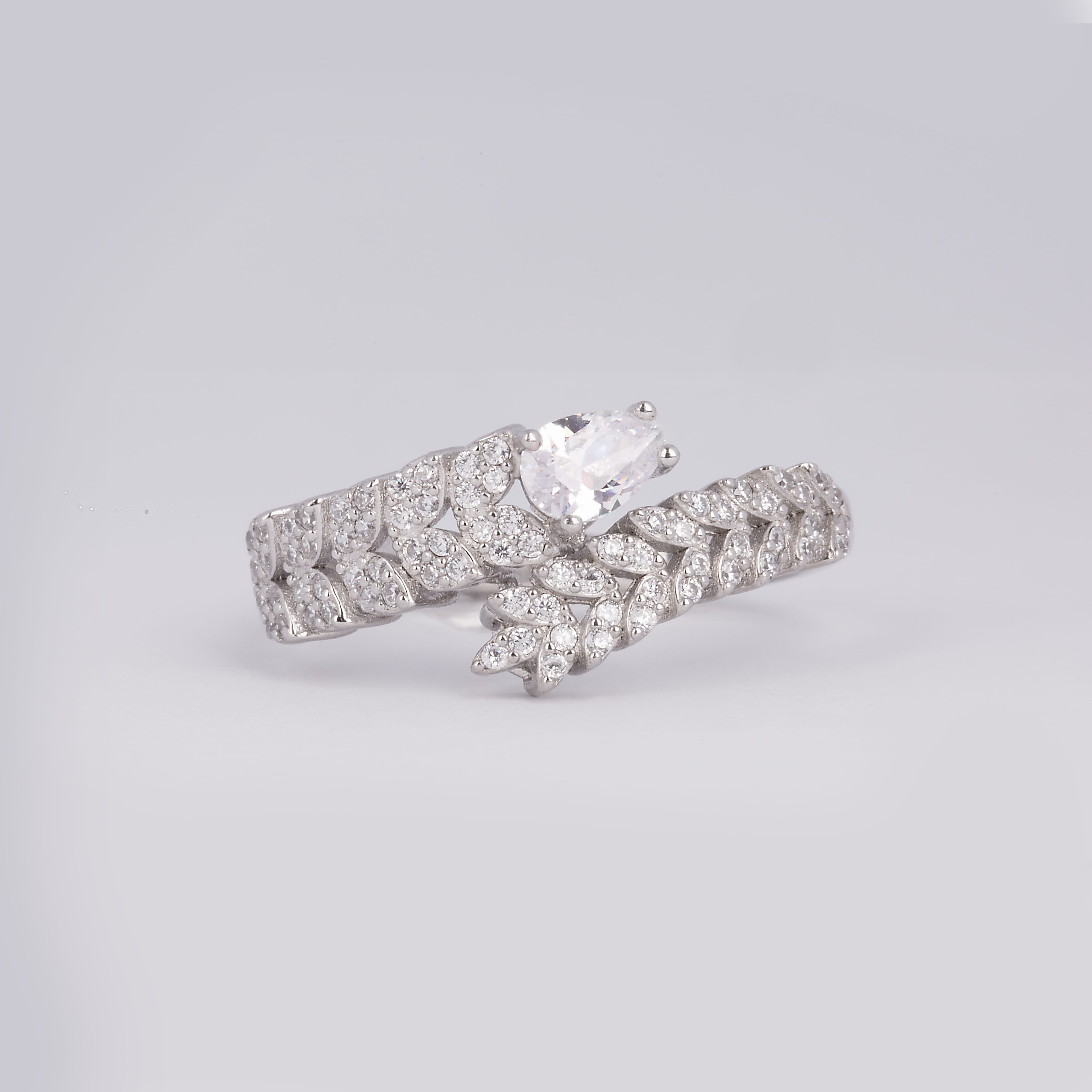 انگشتر نقره زنانه جواهری طرح 39